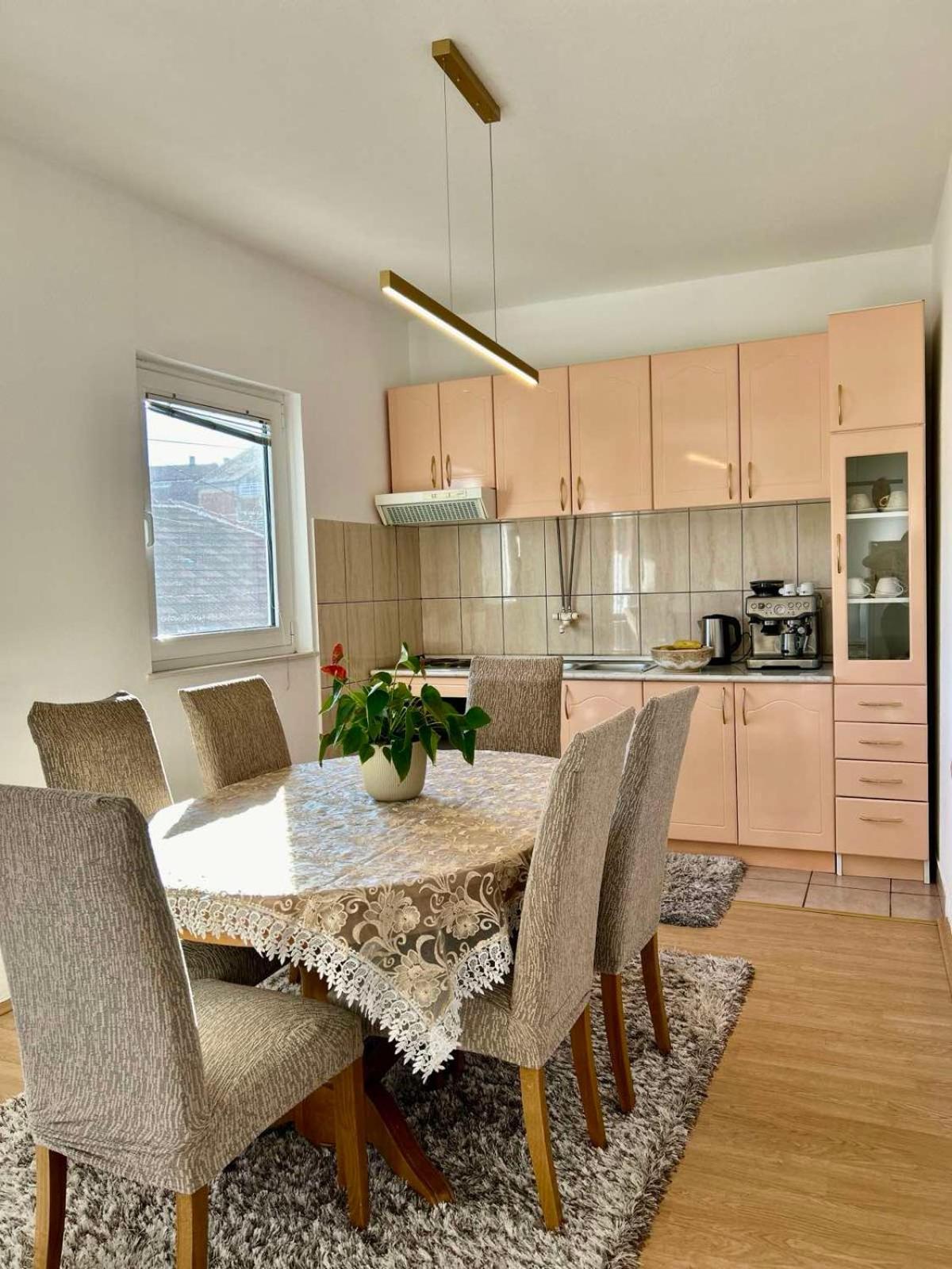 Apartmani Andric เทรบินเย ภายนอก รูปภาพ