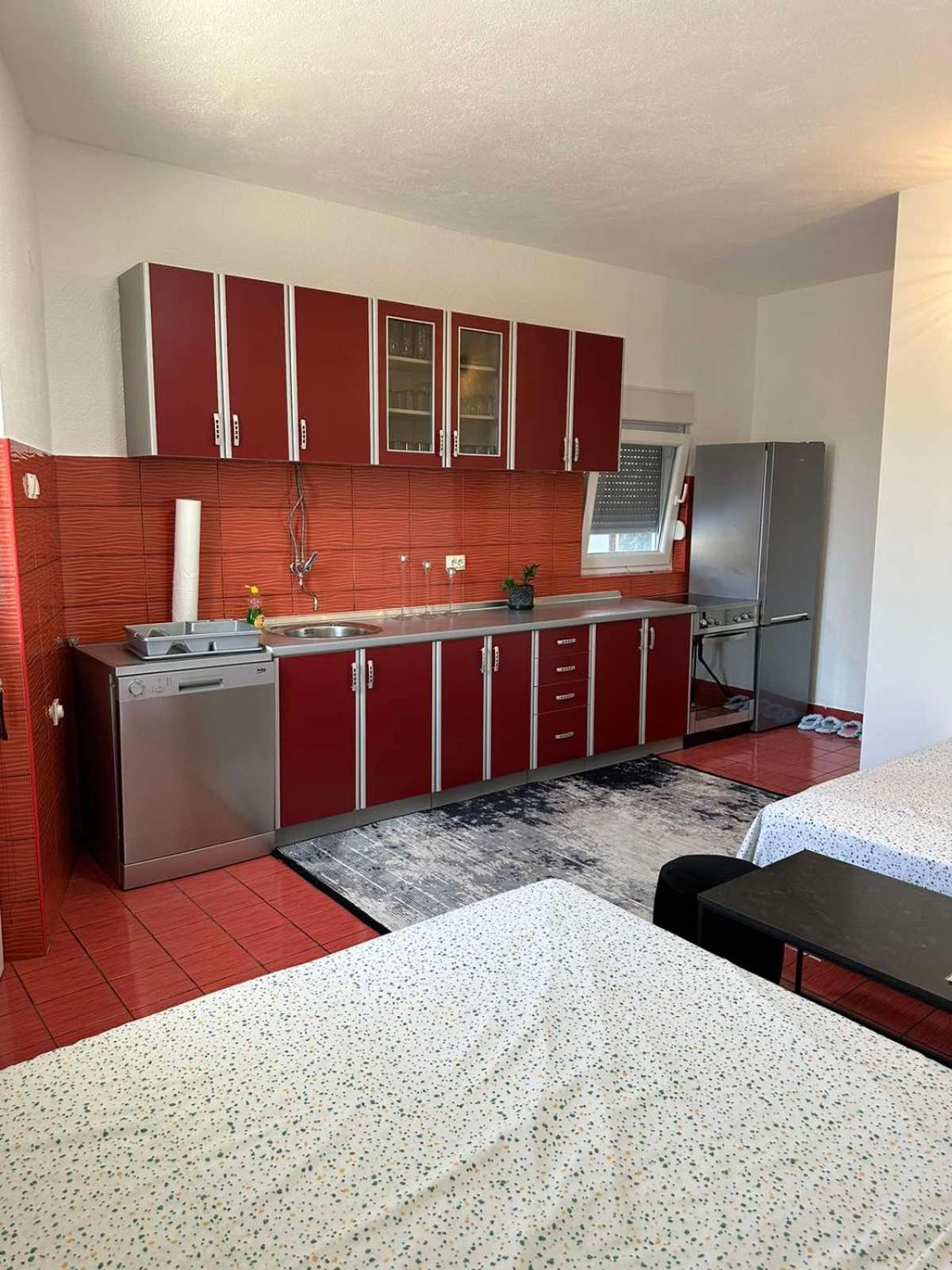 Apartmani Andric เทรบินเย ภายนอก รูปภาพ